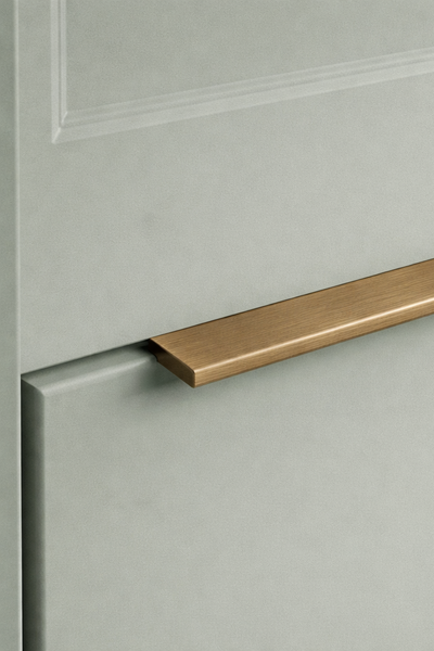 Tyne Angled Lip Cabinet Handle - Antique Brass