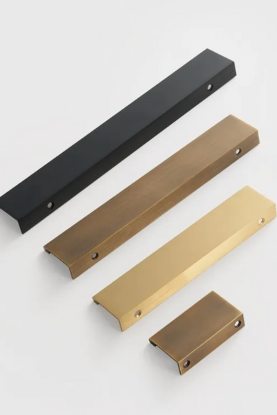 Tyne Angled Lip Cabinet Handle - Antique Brass