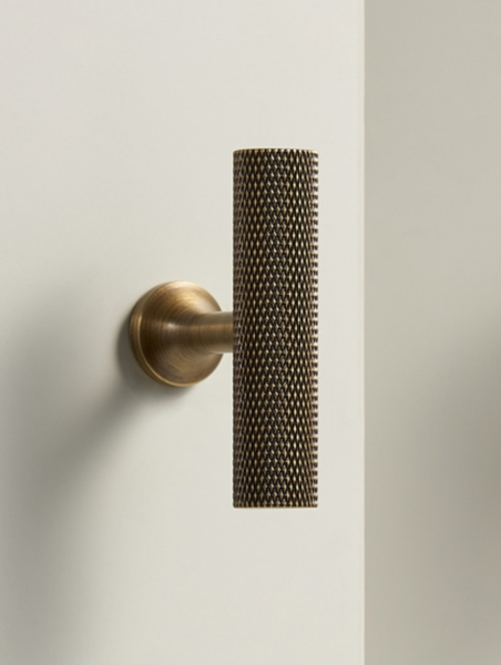 Kirkharle Knurled Antique Brass Handle