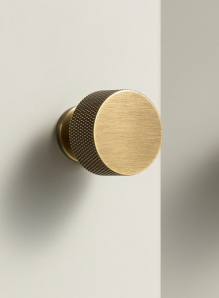 Kirkharle Knurled Antique Brass Handle