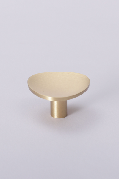 Harnham Oval Brass Knob - Antique Brass