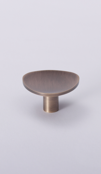 Harnham Oval Brass Knob - Antique Brass