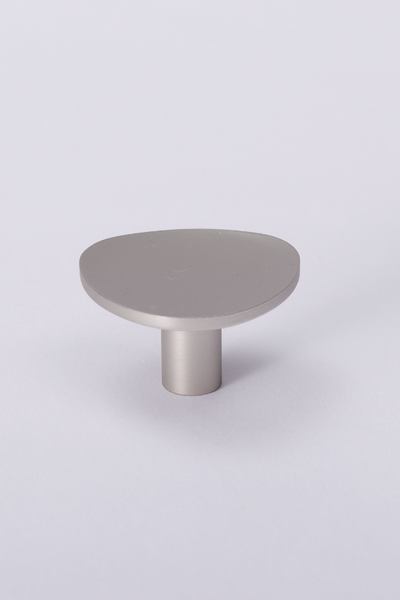 Harnham Oval Brass Knob - Antique Brass