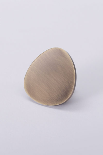 Harnham Oval Brass Knob - Antique Brass